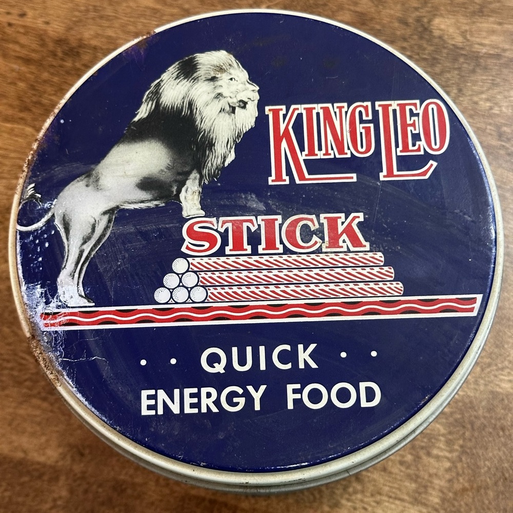 King Leo Blue and Red Tin Container - Picture 2 of 5
